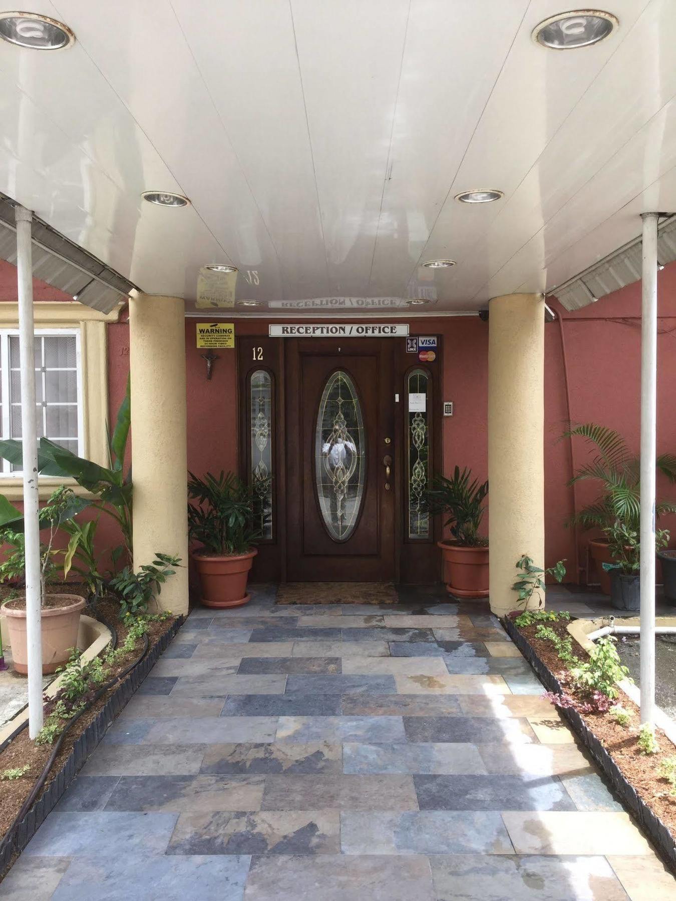 Inn Flight Suites Piarco Exterior foto